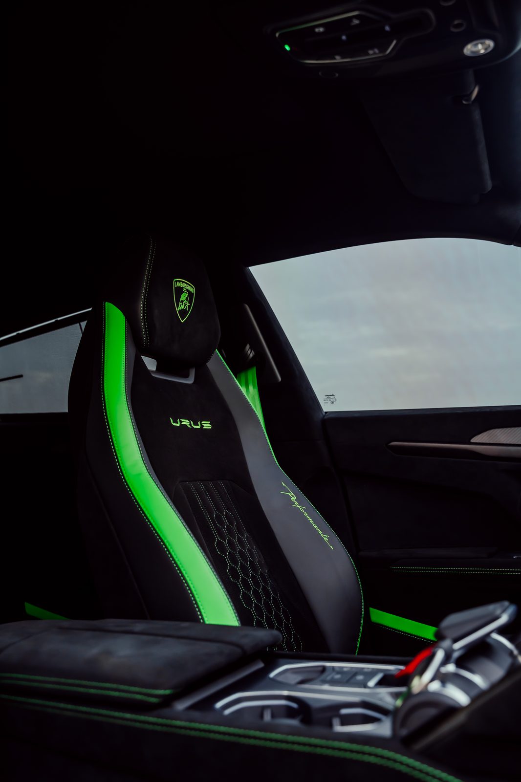 Lamborghini Urus Performante interior in black Alcantara with verde accents